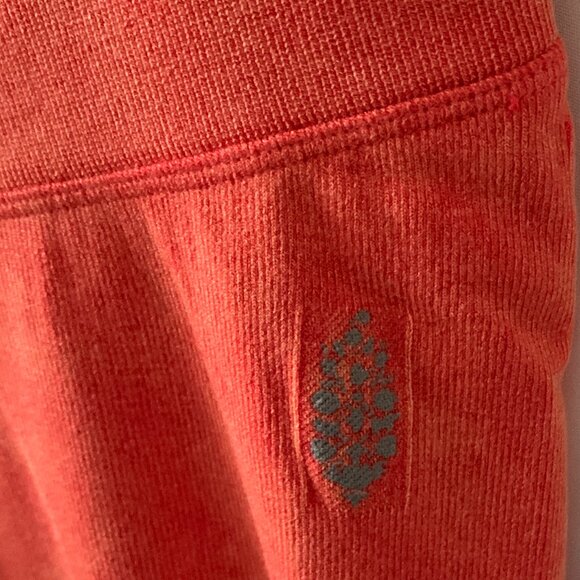FREE PEOPLE MOVEMENT Plie All Day High Rise Ankle Leggings in Poppy Coral Sz M/L - Picture 4 of 5